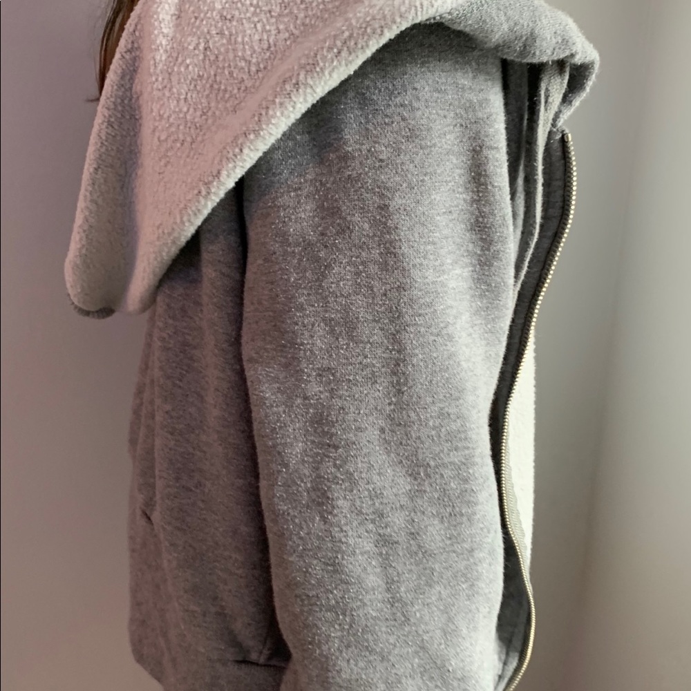grey hoodie